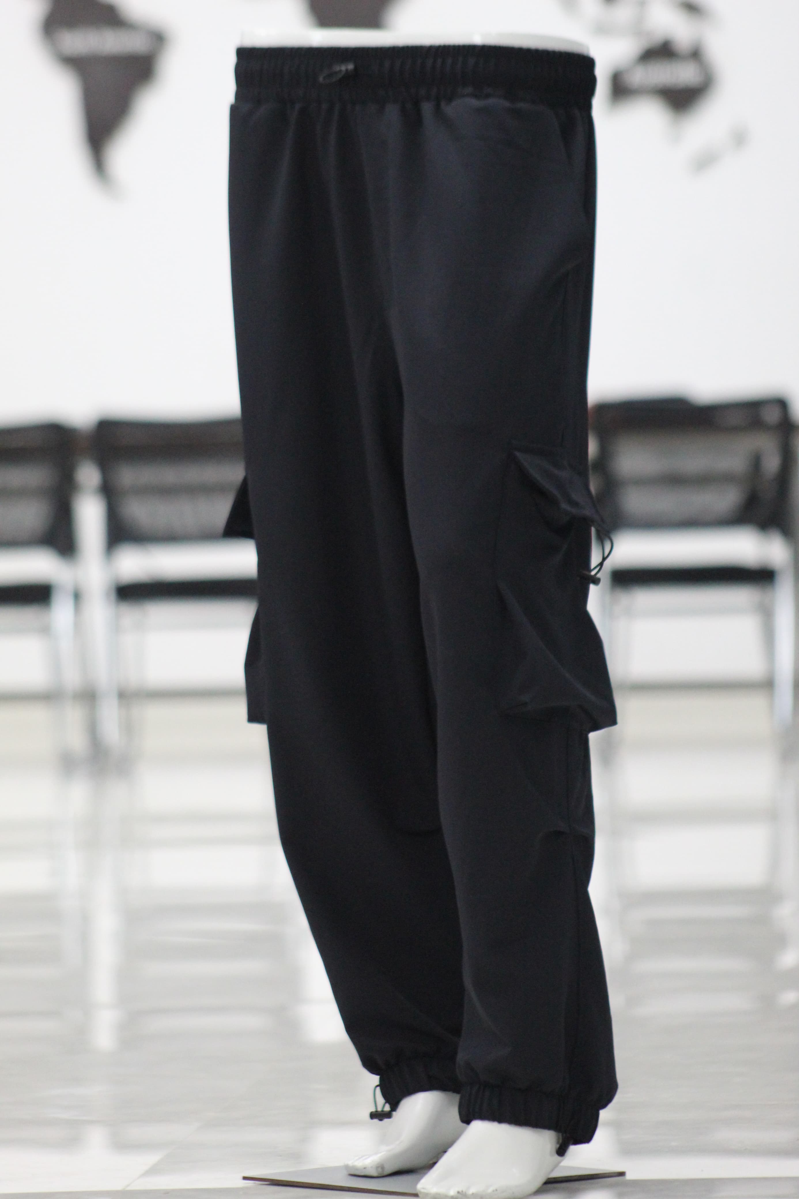 Men’s Baggy Fit Cargo Track Pants