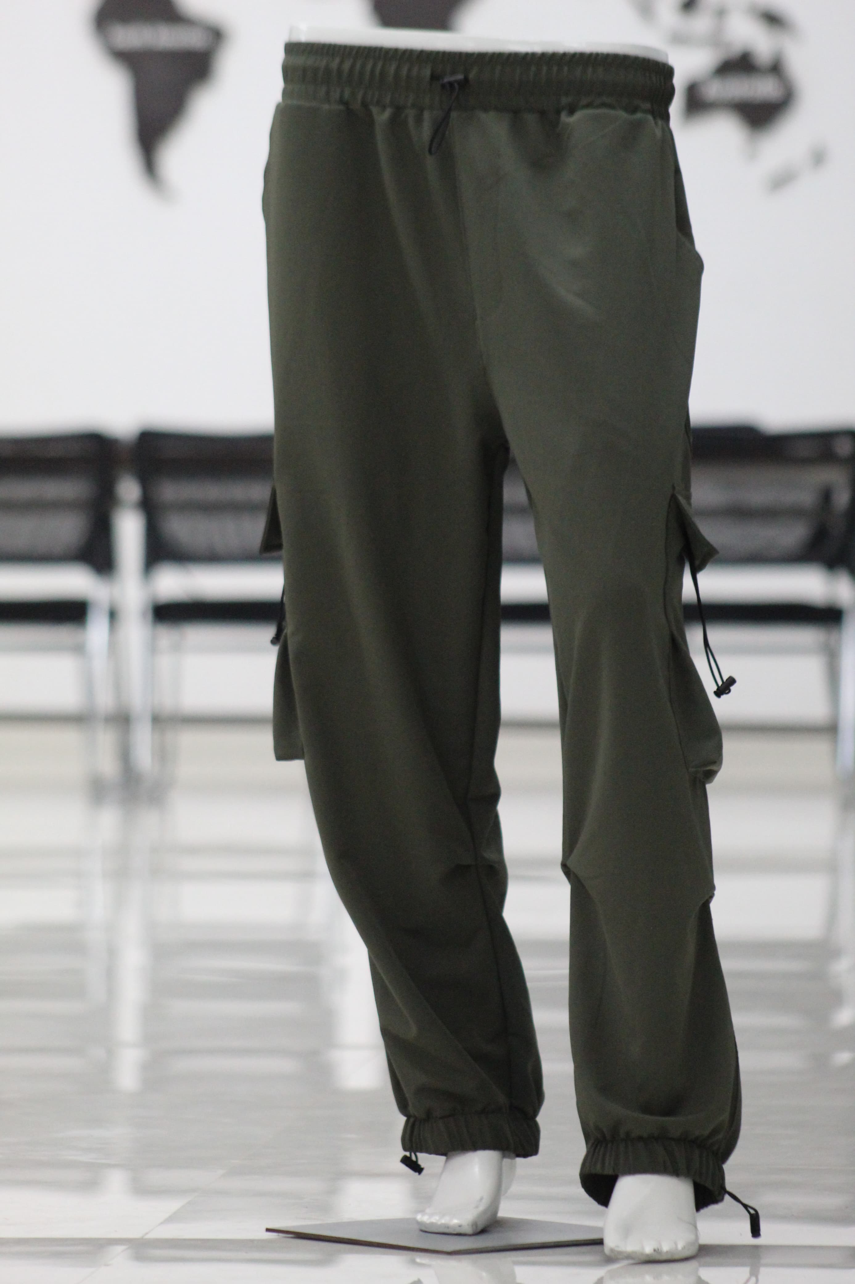 Men’s Baggy Fit Cargo Track Pants