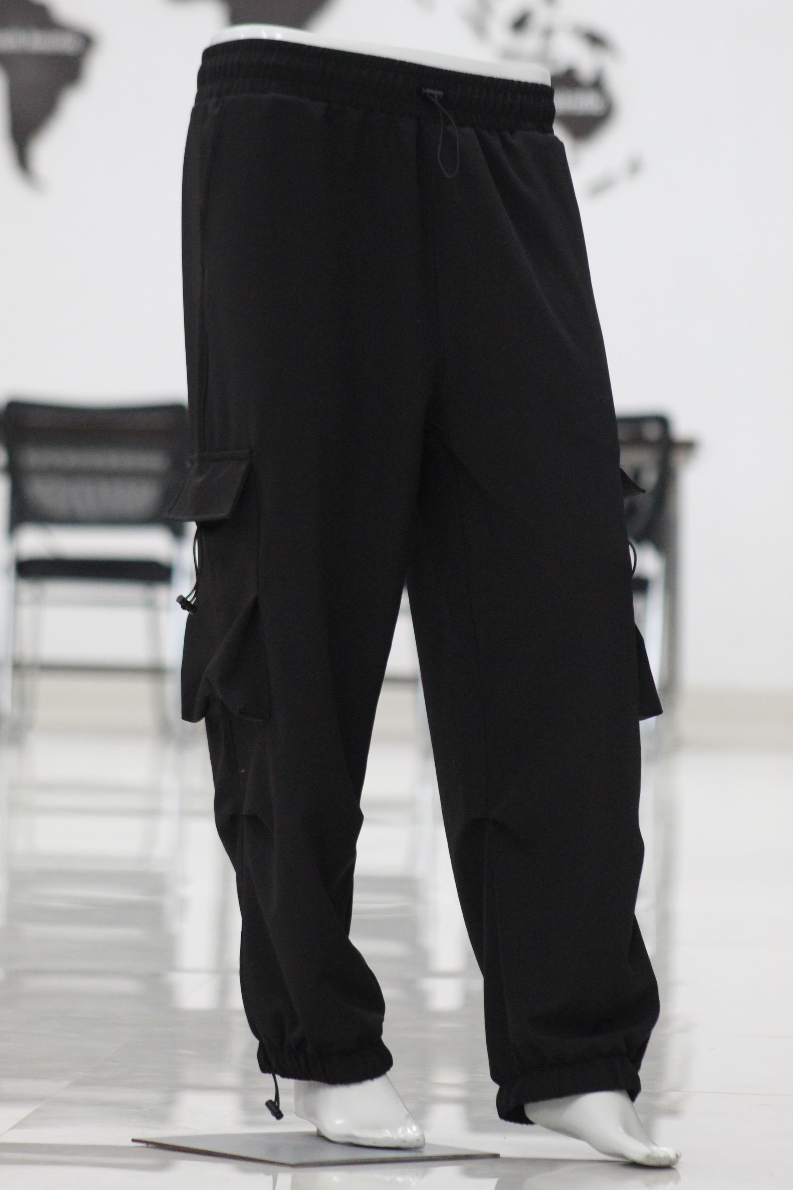 Men’s Baggy Fit Cargo Track Pants