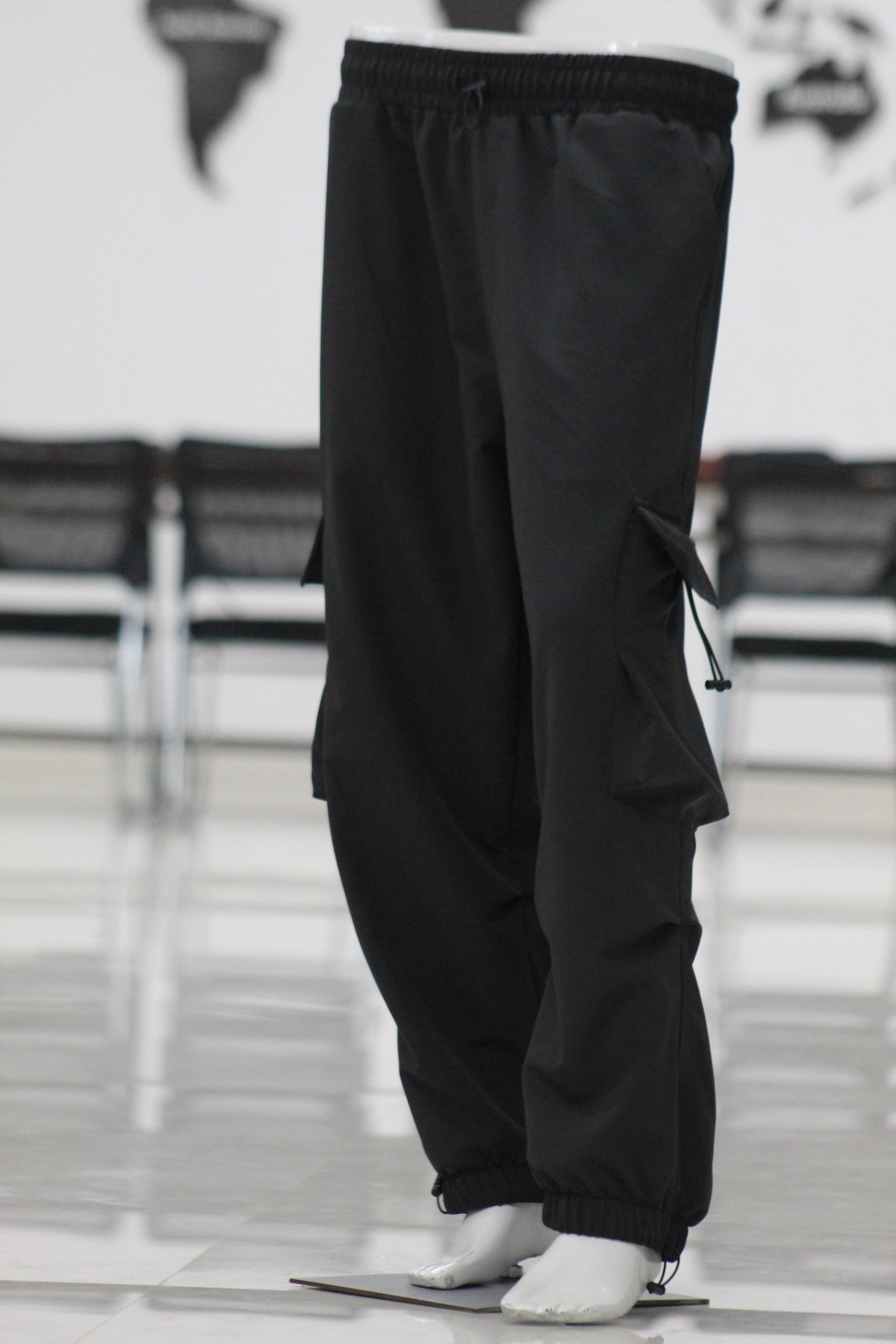 Men’s Baggy Fit Cargo Track Pants